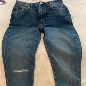 Reformation women’s jeans. Ankle length. Brand nee